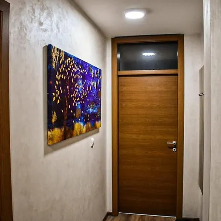 Avio Lux Apartament *