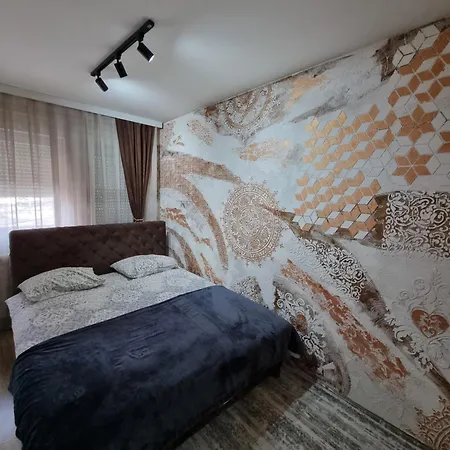 Avio Lux Apartament *