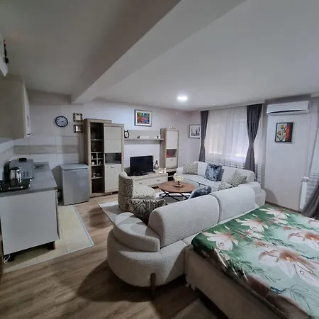 Apartament Avio Lux *